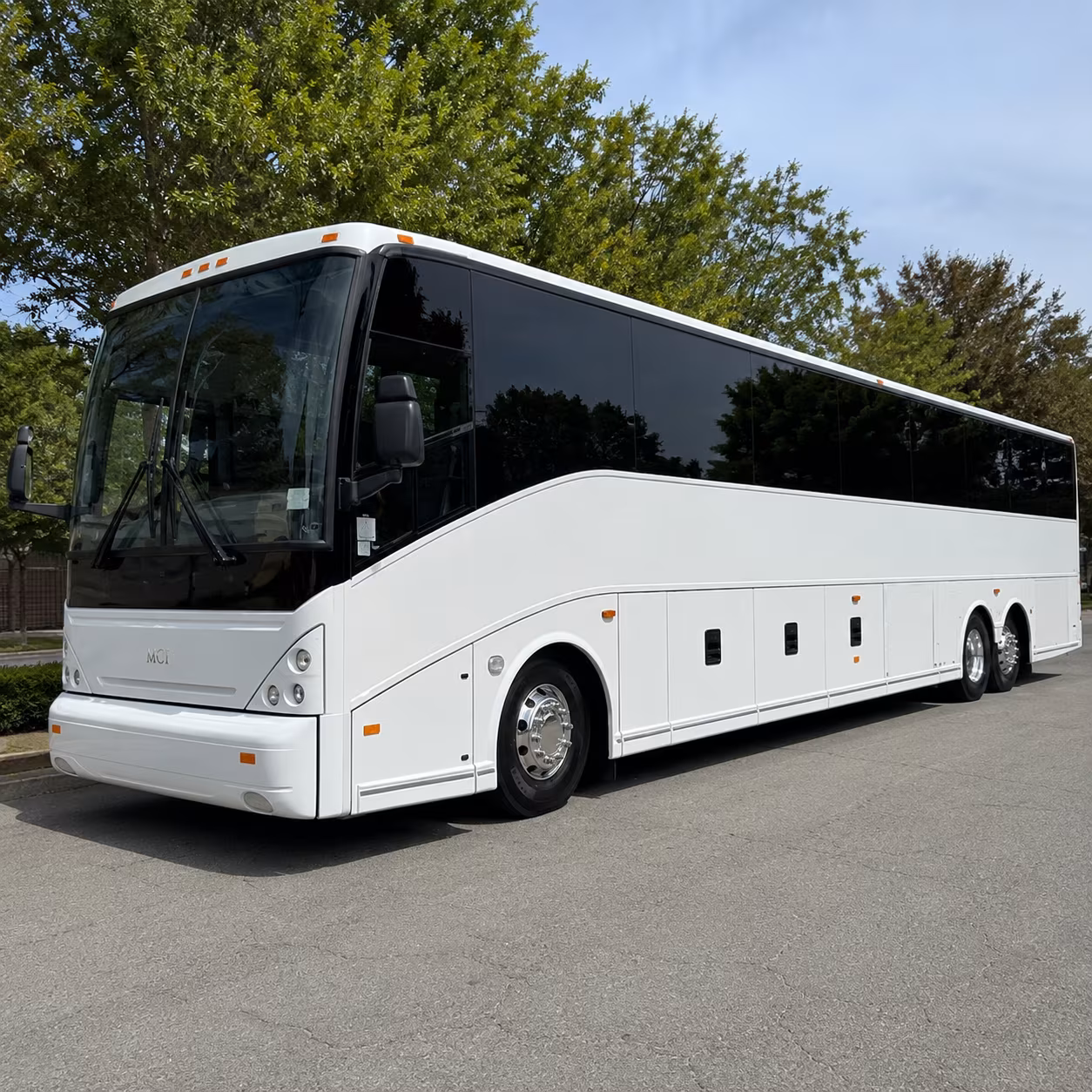shuttle buses from woodbridge to jfk and laguardia airport
