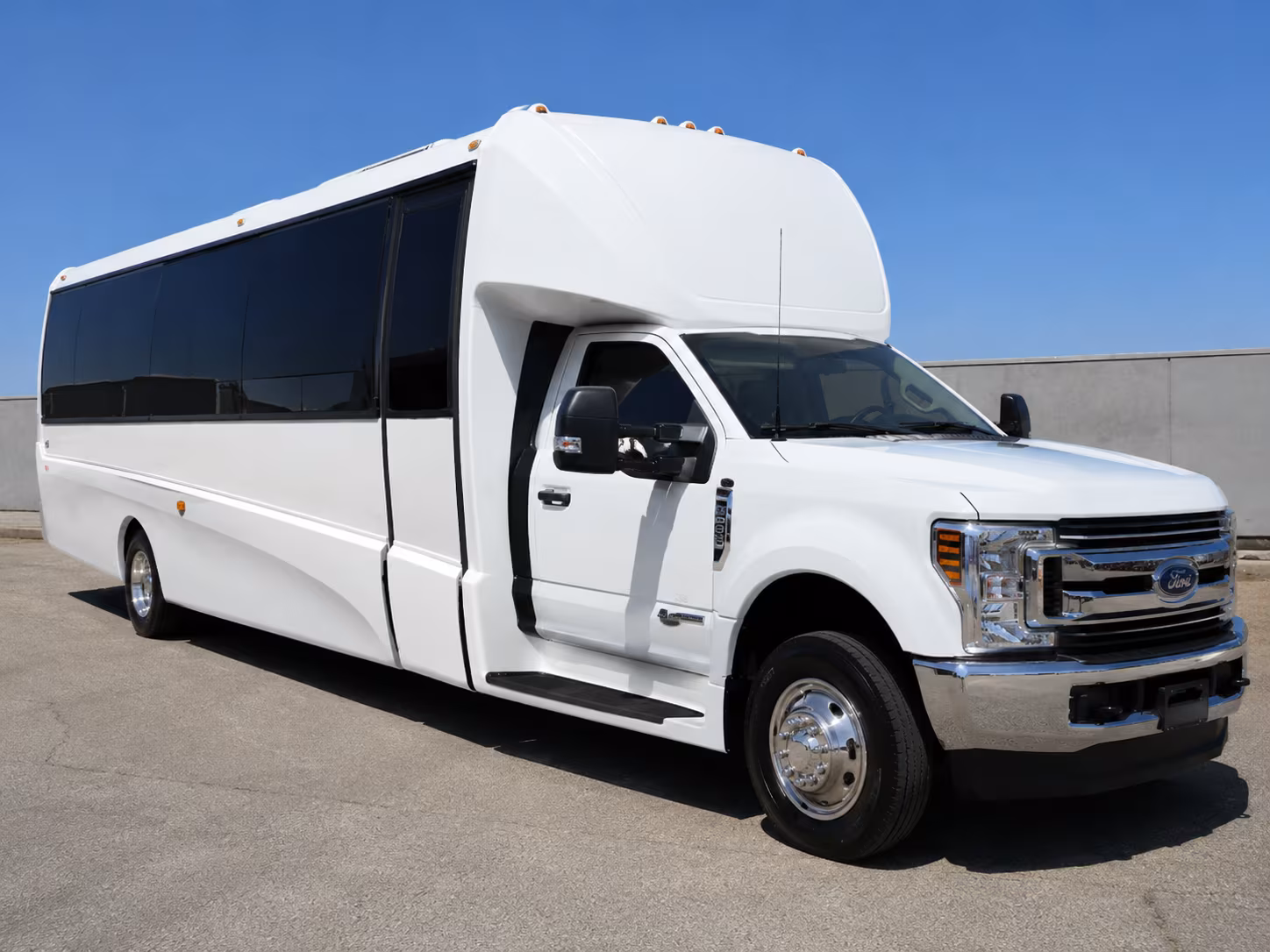 woodbridge airport transportation onboard seating